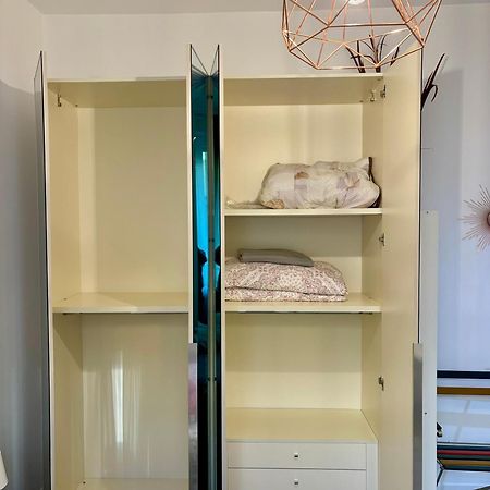 Joy House -Central City Near Metro Arco Della Pace Brera-Entire Apartment Perfect For Work & Play, Nightlife With Ac & Fast Wifi Welcome To The Cool Joy House! Milan Luaran gambar